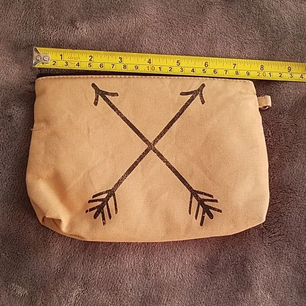 THIRTY-ONE Arrow Zipper Pouch Makeup Bag NWT
